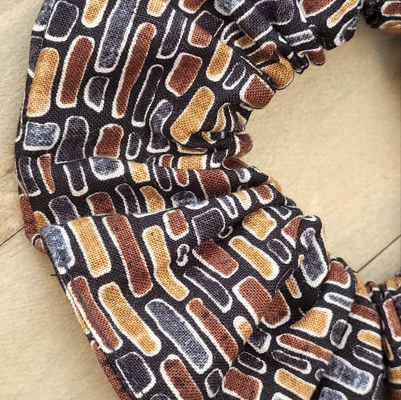 SCRUNCHIE - Picture 2 of 2